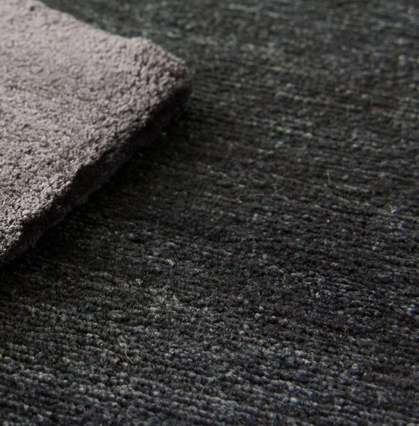 simple rug design in black. rug art nyc